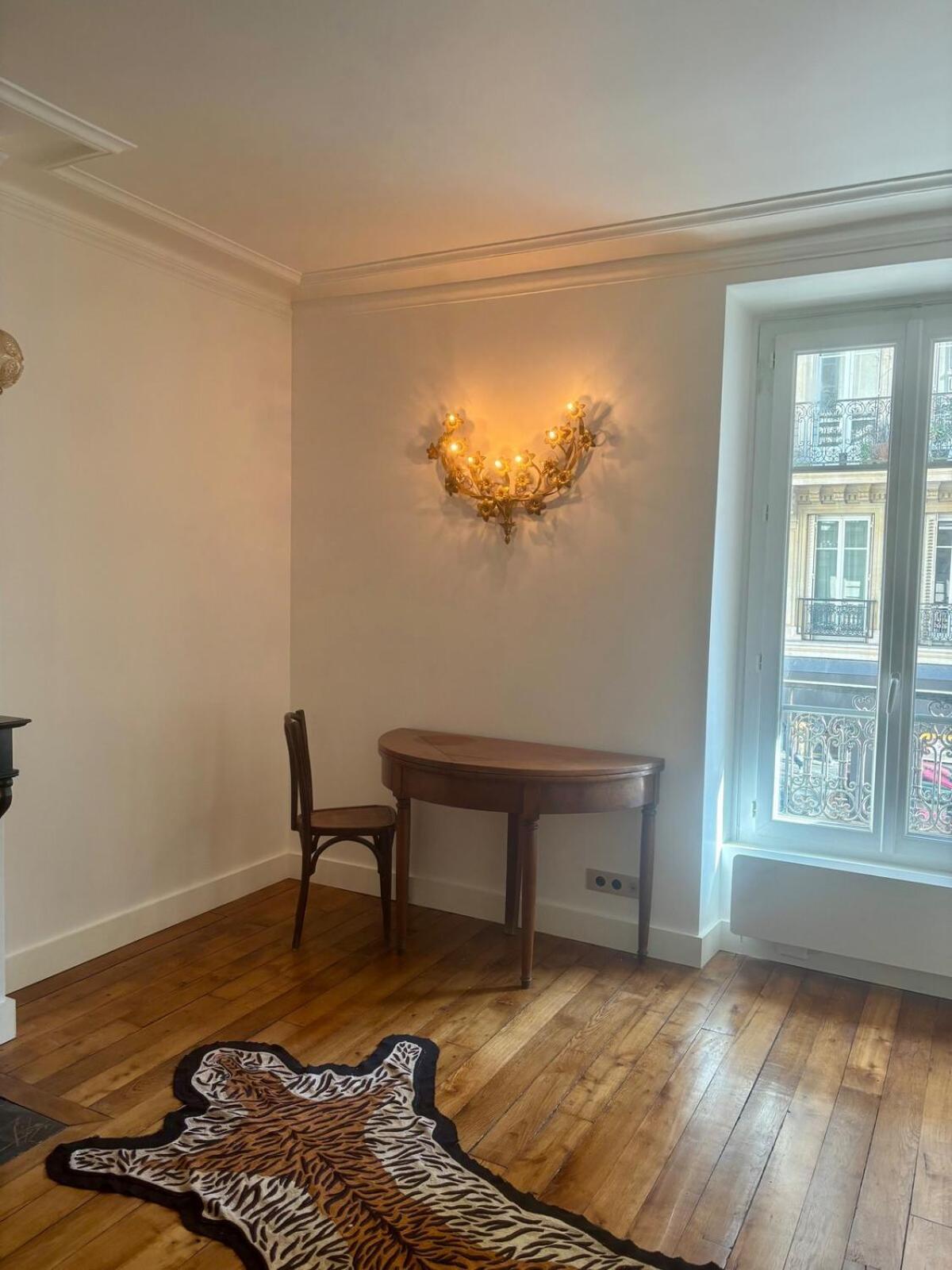Classic Parisian Charm Meets 70s Design - 2br Appartamento *